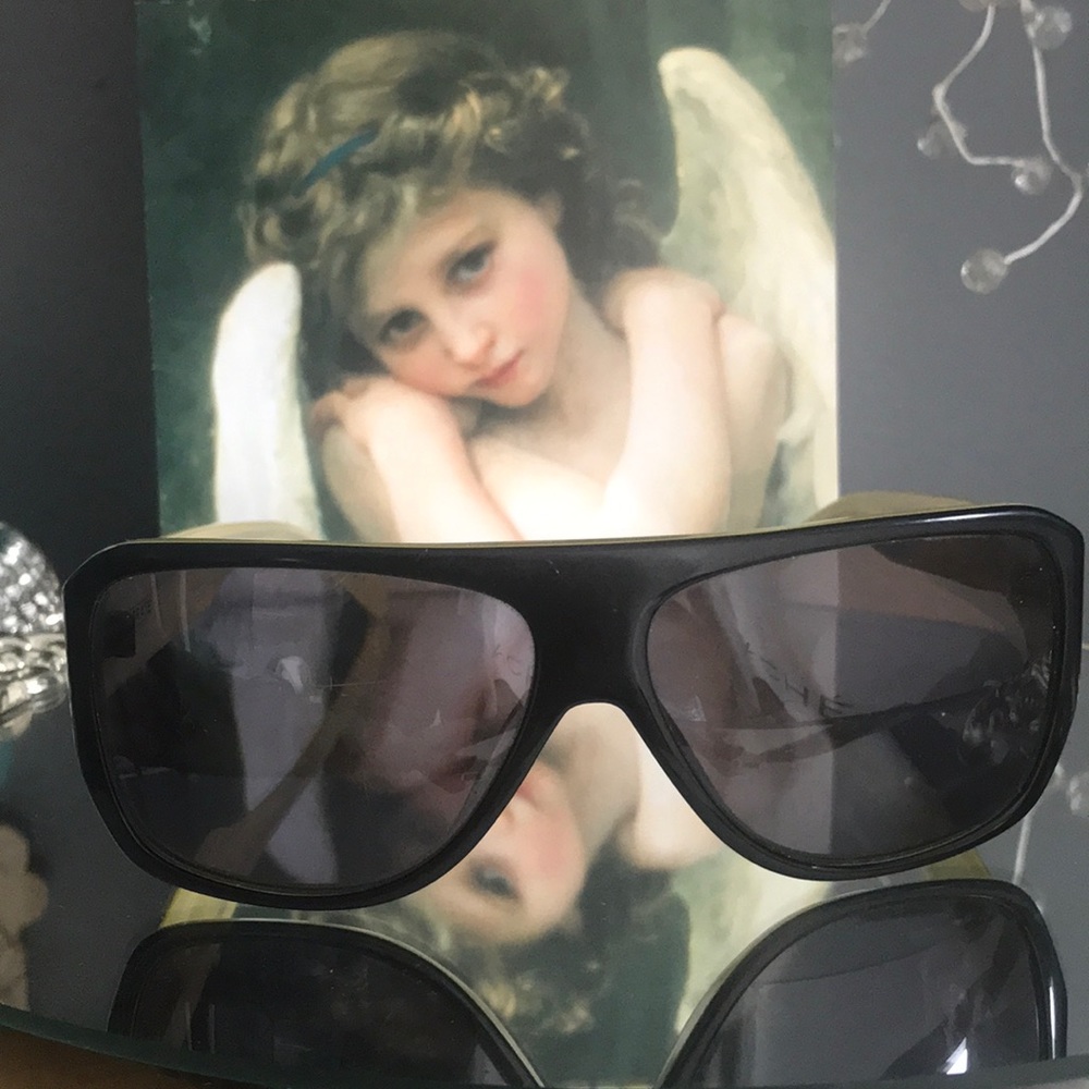 Filtrate Women's eyewear. Oversized.